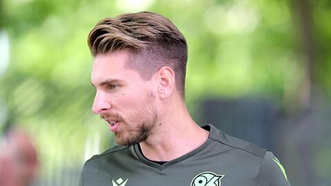 Trifft zum Zweitliga-Auftakt gleich auf seine Stuttgarter Ex-Kollegen: Hannover-Keeper Ron-Robert Zieler.