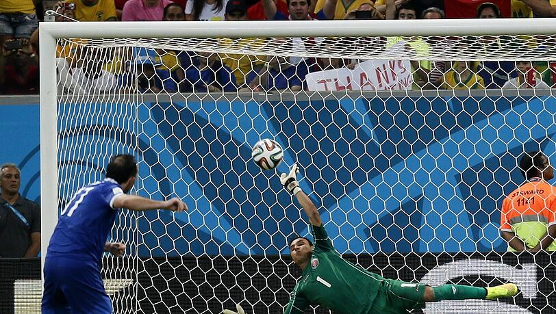 Theofanis Gekas scheitert an Keylor Navas Theofanis Gekas scheitert an Keylor Navas