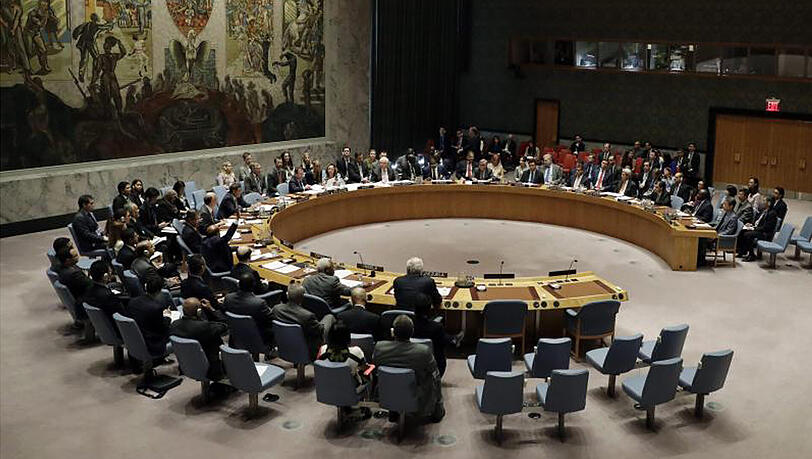UN-Sicherheitsrat in New York: Überraschend haben die USA kein Veto gegen eine Resolution eingelegt, die ein Aus für den israelischen Siedlungsbau im Westjordanland und im Osten Jerusalems fordert. UN-Sicherheitsrat in New York: Überraschend haben die USA kein Veto gegen eine Resolution eingelegt, die ein Aus für den israelischen Siedlungsbau im Westjordanland und im Osten Jerusalems fordert.