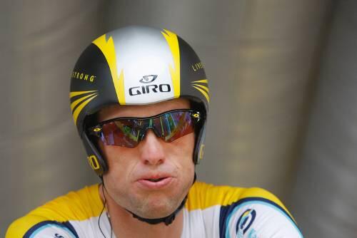 Sichtlich genervt:  Lance Armstrong.