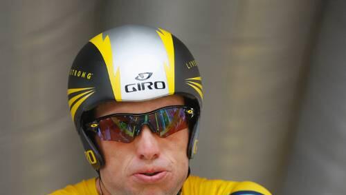 Sichtlich genervt: Lance Armstrong. Sichtlich genervt: Lance Armstrong.