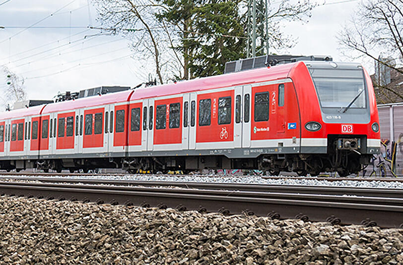 Das Opfer lernte den brutalen Schläger in einer S1 Richtung Flughafen kennen (Symbolbild)
