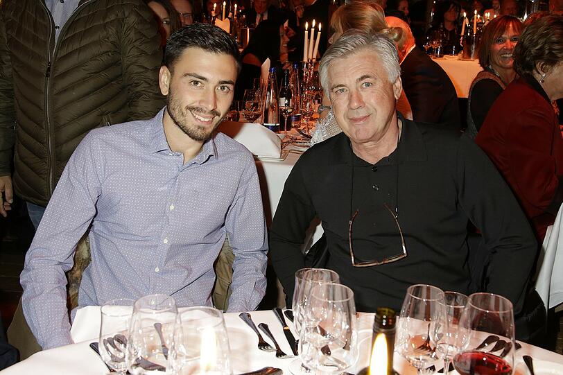 Bayern-Coach Carlo Ancelotti mit seinem Sohn Davide.