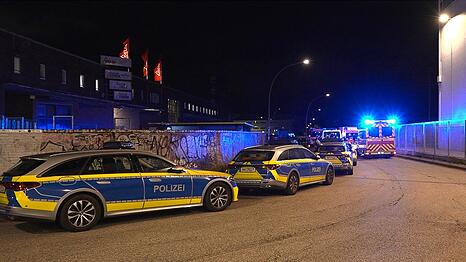 Zeugen hatten die Polizei wegen Schussger&auml;uschen auf einem Fabrikgel&auml;nde alarmiert.