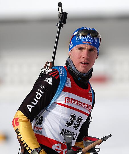 Simon Schempp (24 Jahre, SZ Uhingen): Sein größtes Vorbild ist Biathlon-Legende Ole Einar Björndalen: Weil der Norweger bei allem Erfolg immer bodenständig blieb. Schempp (3. WM-Teilnahme) entspannt gerne auf den Malediven. Größte Erfolge: Olympia-Fünfter Staffel (2010). Weltmeister Mixedstaffel (2010).
Chancen: Mixed