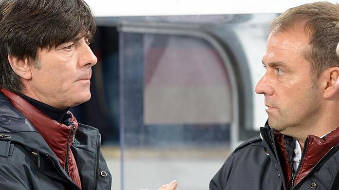 War Löws Assistent und wäre dem DFB als Nachfolger des Bundestrainers am liebsten: Hansi Flick (r).