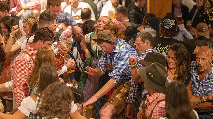Wird die nächste Wiesn frei von Sexismus? So verlangt es zumindest die neue Oktoberfestverordnung. (Archiv)