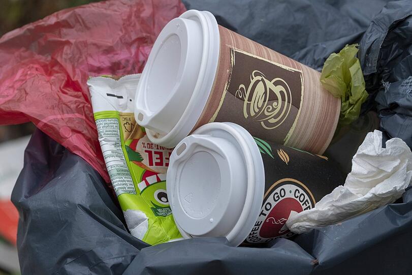 Plastikmüll nach dem Essen - das kann man vermeiden.