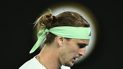 Nach bitterem Aus in Melbourne: Alexander Zverev habe sich nicht abgelenkt gefühlt. Internationale Medien hatten den anstehenden Prozess vor dem Halbfinale zum Thema gemacht.