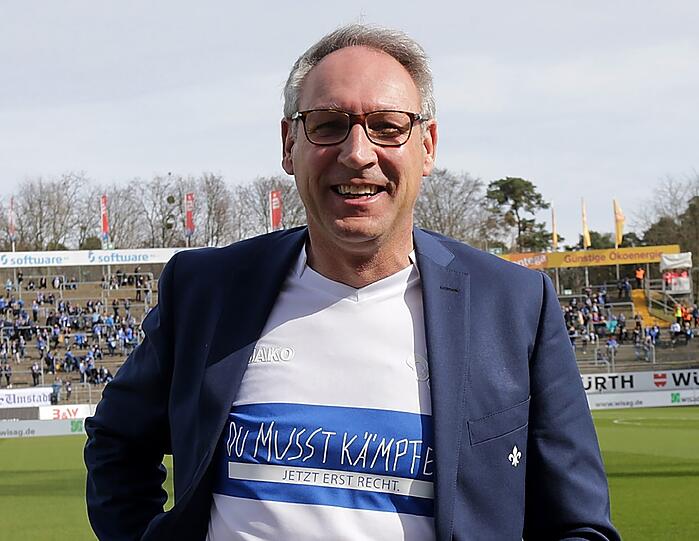 "Ein klassischer Fehler wäre es gewesen, wenn wir anstatt eines Fußballlehrers Norbert Meier einen Klavierlehrer Erwin Hotzenplotz geholt hätten." (Rüdiger Fritsch, Präsident von Darmstadt 98, auf die Frage, ob die Verpflichtung von Norbert Meier ein Fehler gewesen sei)