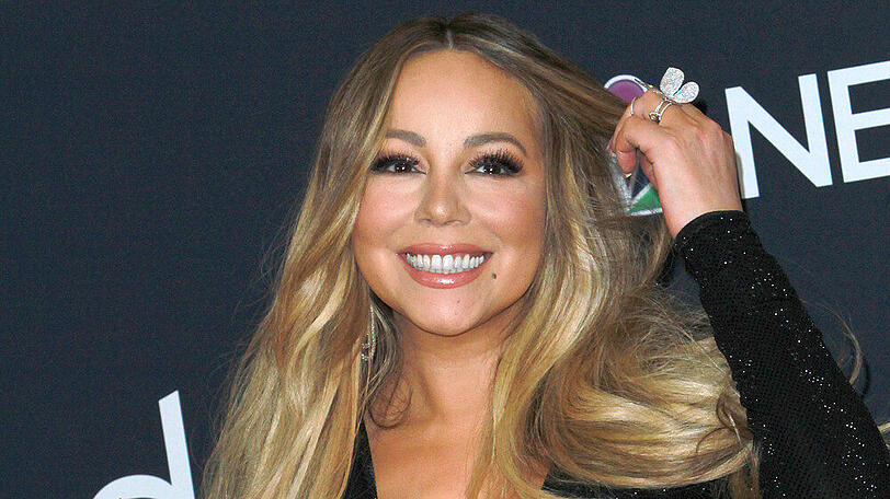 Mariah Carey strahlt mit ihren Braun-Blonden Haaren