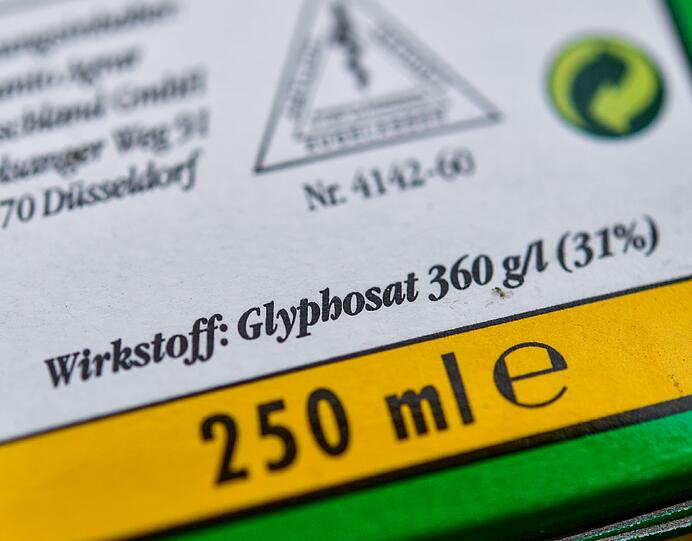 Um das Pflanzenschutzmittel Glyphosat gibt es viele Diskussionen - die EU-Kommission will für  Aufklärung sorgen.