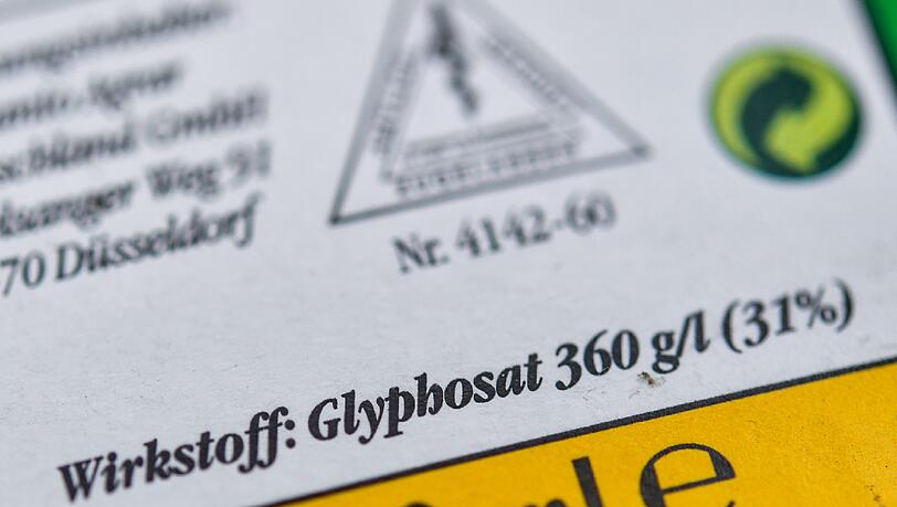 Um das Pflanzenschutzmittel Glyphosat gibt es viele Diskussionen - die EU-Kommission will für Aufklärung sorgen. Um das Pflanzenschutzmittel Glyphosat gibt es viele Diskussionen - die EU-Kommission will für Aufklärung sorgen.