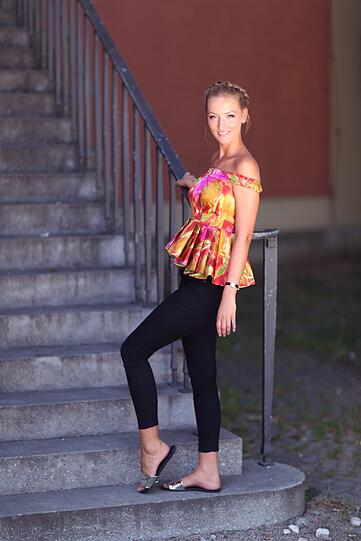 Nina (24)