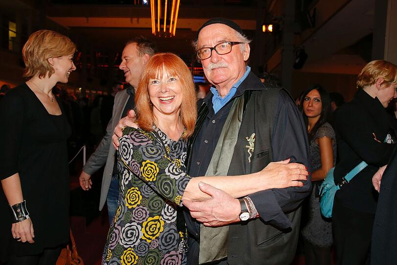 Ursula Kamann und Hans W. Geißendörfer beim Empfang der Filmstiftung NRW im Rahmen der 64. Berlinale.