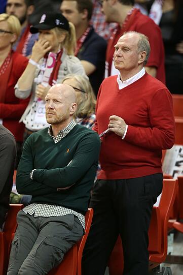Uli Hoeneß war am Sonntag beim Basketball: Vor den Augen des ehemaligen Vereinspräsidenten verloren die Bayern gegen Bonn.