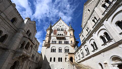 Neuschwanstein lockt unter den Königsschlössern die meisten Besucher. (Archivbild)