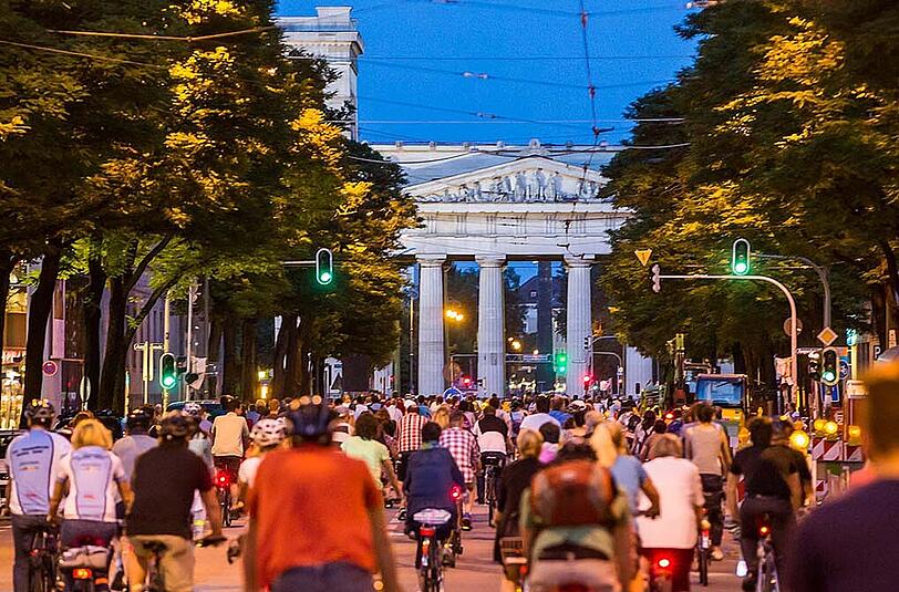 Bilder von der letzten Münchner Radlnacht (7. Juni 2014). Die diesjährige Radlnacht findet am 8. August statt.