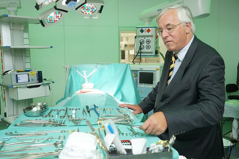Professor Karl-Walter Jauch, der Ärztliche Direktor des Klinikums, bei der Eröffnung des OPZ.