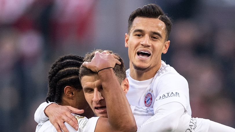 Philippe Coutinho jubelt mit seinen Bayern-Kollegen