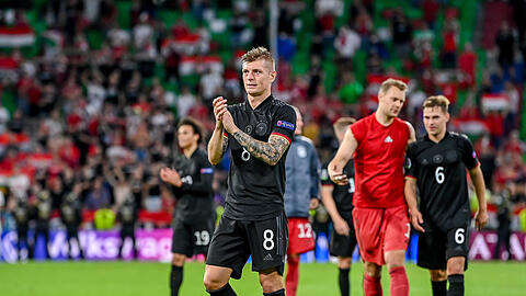 Karriereende nach dem EM-Aus: "Ich will mehr als Ehemann und Papa für meine Frau und meine drei Kinder da sein", sagt Toni Kroos.