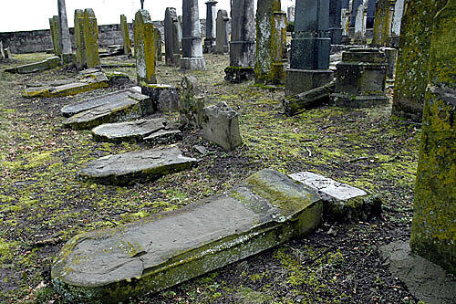 Eine Spur der Verwüstung: Der jüdischen Friedhof von Diespeck.