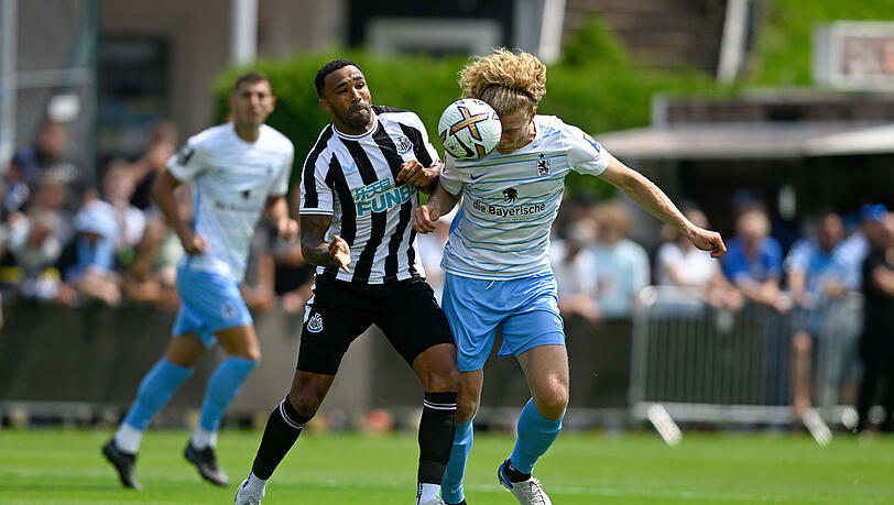 Der TSV 1860 München konnte gegen den Premier-League-Klub Newcastle United in der ersten Hälfte noch mithalten, in der zweiten Halbzeit drehten die Engländer dann auf.