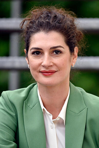 Schauspielerin Anastasia Papadopoulou verkörpert bei den "Rosenheim-Cops" die Rechtsmedizinerin "Elena Dimos". Schauspielerin Anastasia Papadopoulou verkörpert bei den "Rosenheim-Cops" die Rechtsmedizinerin "Elena Dimos".