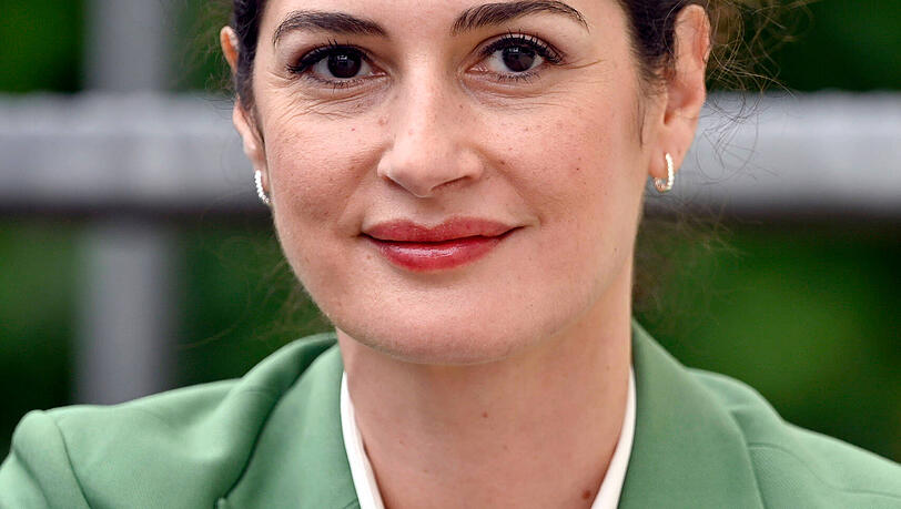 Schauspielerin Anastasia Papadopoulou verkörpert bei den "Rosenheim-Cops" die Rechtsmedizinerin "Elena Dimos". Schauspielerin Anastasia Papadopoulou verkörpert bei den "Rosenheim-Cops" die Rechtsmedizinerin "Elena Dimos".