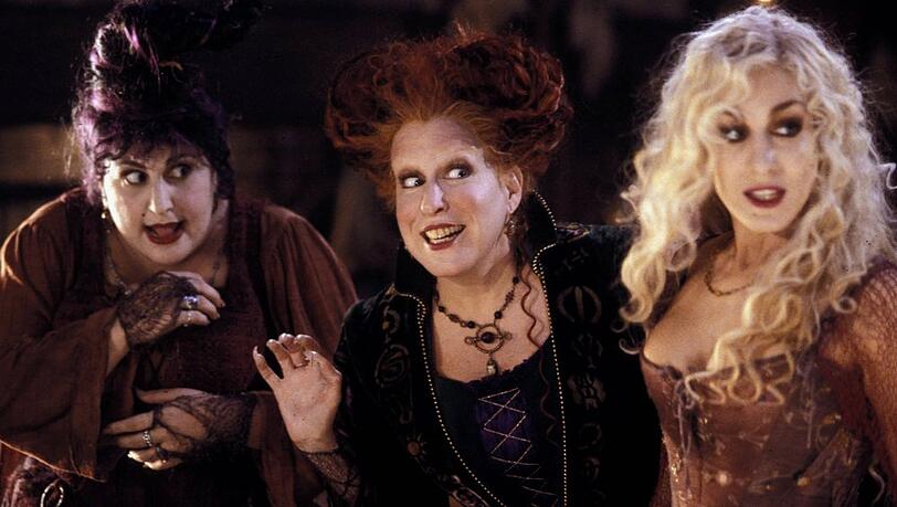 Die drei Originalhexen Kathy Najimy, Bette Midler und Sarah Jessica Parker (v.l.) sind in Teil 2 dabei.