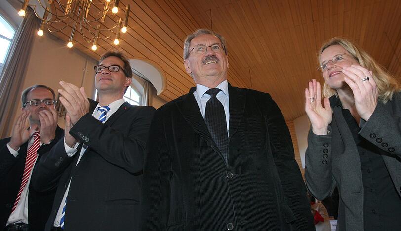 Der SPD-Spitzenkandidat für die bayerische Landtagswahl 2013, Münchens Oberbürgermeister Christian Ude am Samstag auf dem Landesparteitag der bayerischen SPD in Treuchtlingen