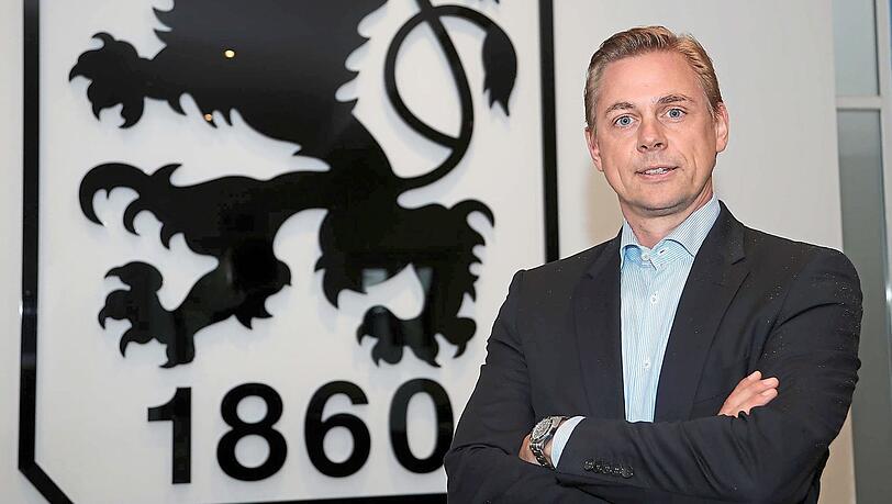 "Sanierungsgeschäftsführer" nennt sich Markus Fauser selber. Seine Aufgabe: Die Löwen zu gesunden. "Sanierungsgeschäftsführer" nennt sich Markus Fauser selber. Seine Aufgabe: Die Löwen zu gesunden.