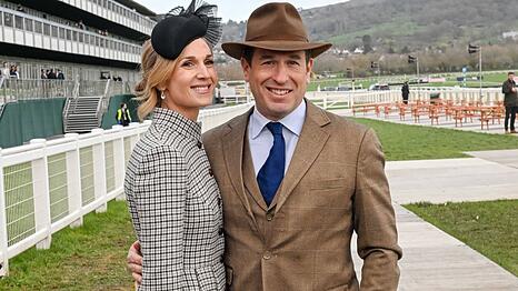 Harriet Sperling und Peter Phillips bei einem Pferderennen in Gloucestershire im M&auml;rz 2026.