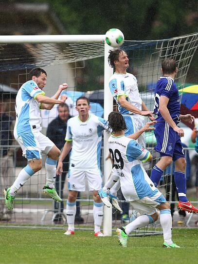 Es war der erste richtige Härtetest für die Löwen in der Vorbereitung: Die Sechzger holten gegen Dynamo Kiew in Garmisch ein 1:1 . Die Bilder vom Spiel