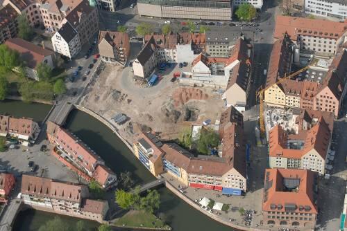 Der Augustinerhof aus der Luft. Wo die maroden Druckerei-Gebäude standen, ist jetzt nur noch Brachfläche.