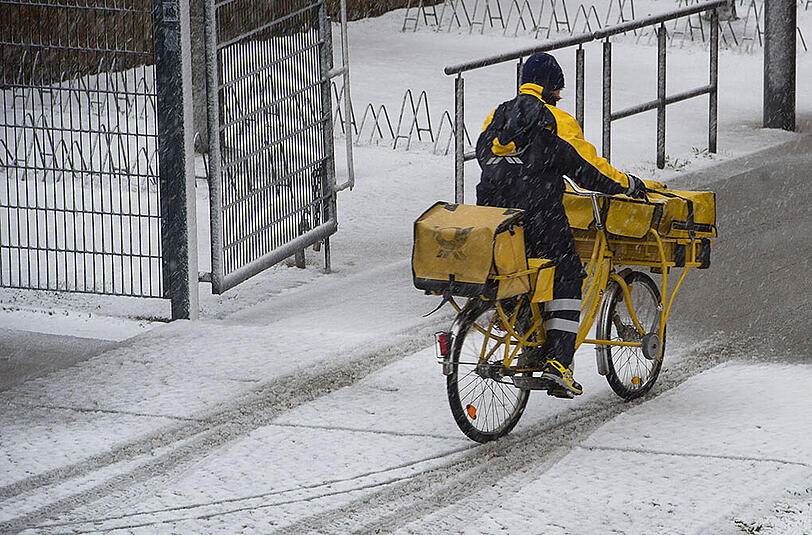 Mitarbeiter der Post sind in einen unbefristeten Streik getreten.