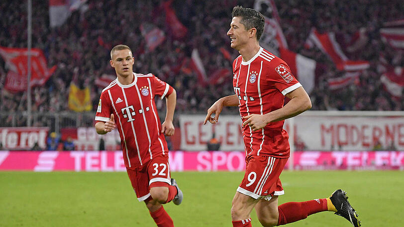Robert Lewandowski,NOTE 3: Erzielte per Flachschuss das 2:0 (38.), sein zehntes Saisontor - wie Dortmunds Pierre-Emerick Aubameyang. Hat jetzt 87 Ligatreffer für Bayern, eins mehr als Uli Hoeneß. Musste kurz vor der Halbzeitpause angeschlagen raus. Wie schlimm hat es Lewy erwischt? :