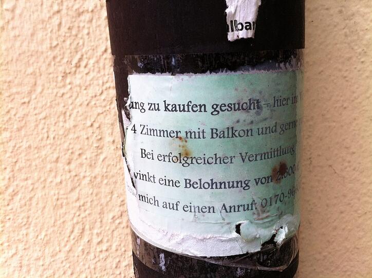 ...dieses Gesuch. Zweckmäßig halt. Genauso...