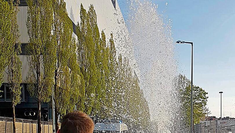 Die Wasserfontäne in der Schäftlarnstraße. Die Wasserfontäne in der Schäftlarnstraße.
