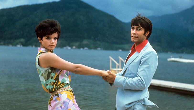 Traumpaar der 60er Jahre: Uschi Glas mit Roy Black (†) 1968 bei Filmdreharbeiten am Wörthersee.