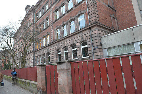 Das Dürer-Gymnasium soll neue Fenster, ein neues Dach und eine moderne Heizungs-Anlage bekommen.