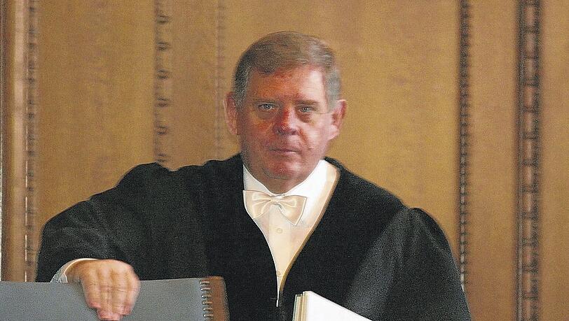 Peter Wörner ist Vorsitzender Richter am Nürnberger Schwurgericht: Da er als Gast den Wirt kennt, fühlt er sich befangen. Peter Wörner ist Vorsitzender Richter am Nürnberger Schwurgericht: Da er als Gast den Wirt kennt, fühlt er sich befangen.