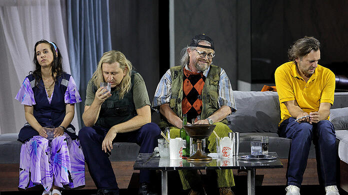 Traurige Gestalten: Alexandra Steiner (Waldvogel), Andreas Schager (Siegfried), Arnold Bezuyen (Mime) und Branko Buchberger (Junger Hagen)