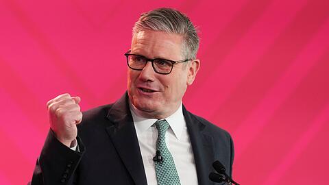 Der britische Premierminister droht Israel wegen der Lage in Gaza.