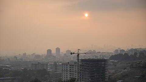 Wegen der drastischen Luftverschmutzung in Teheran hat die Umweltbeh&ouml;rde der Hauptstadt eine Warnung an die Bev&ouml;lkerung ausgesprochen. (Archivbild)