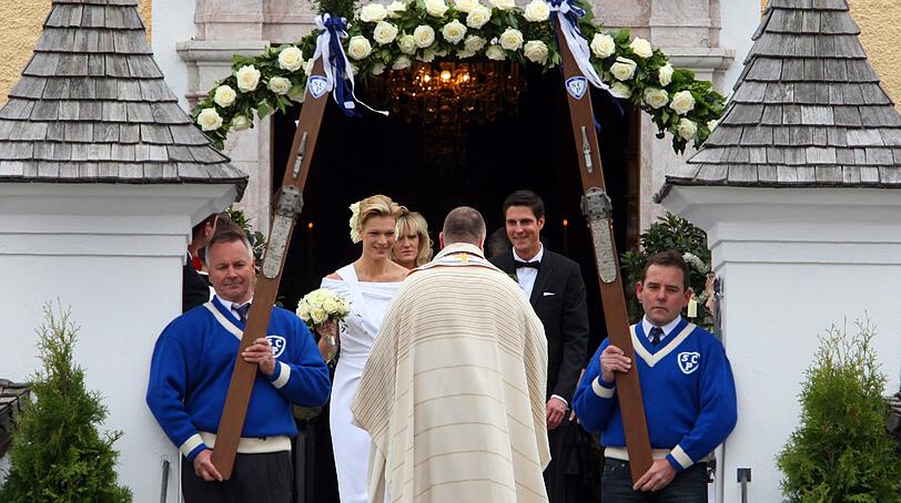 Die schönsten Bilder von der Hochzeit des Ski-Stars.