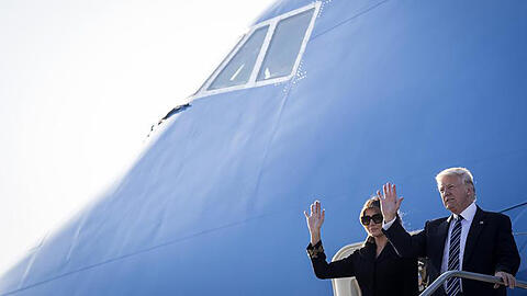 Hello again: Donald Trump und seine Frau Melania kommen in Rom an.