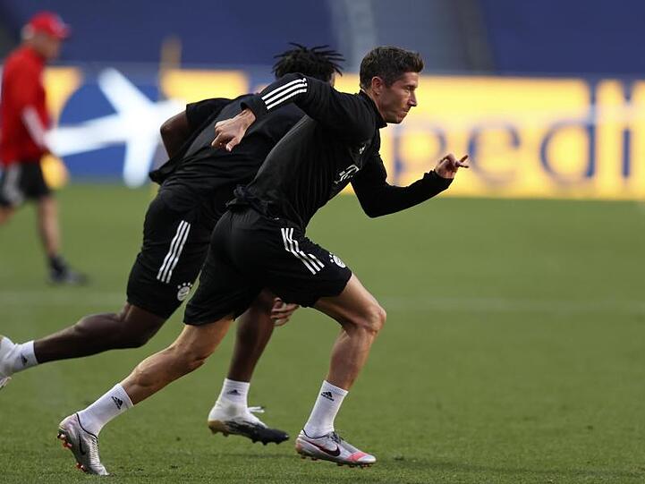 Der FC Bayern München setzt auf die Torjäger-Qualitäten von Robert Lewandowski.