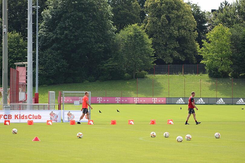 Die Bilder vom ersten Auftritt von Carlo Ancelotti an der Säbener Straße.