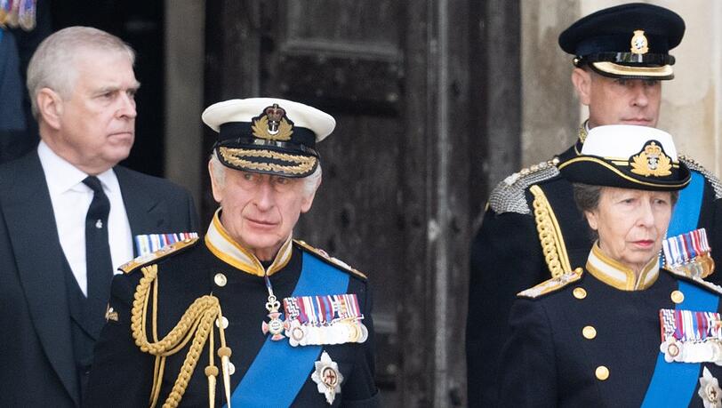 "Royal Family - Englands königliche Geschwister": König Charles III. (2.v.l.) und seine Geschwister Andrew (l.), Anne und Edward.
